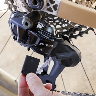 シマノ GRX RD-RX817 di2リアディレーラー Amazon.co.jp: SHIMANO GRX RD-RX817 Di2 リアディレイラー